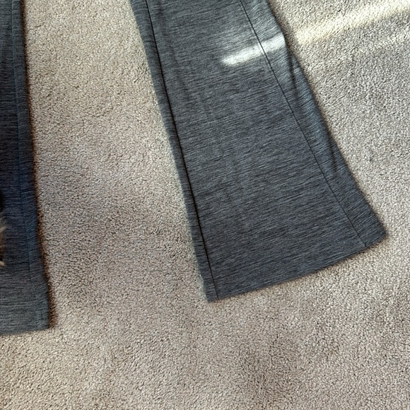 Lou & Grey Flare Leggings - Picture 4 of 8